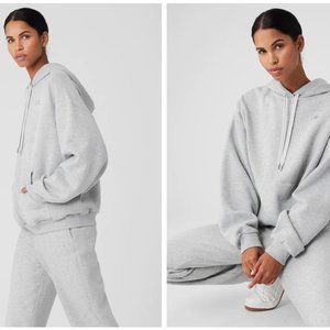 Alo Yoga ACCOLADE HOODIE in Athletic Heather Grey Size XS - aloyoga sweatshirt